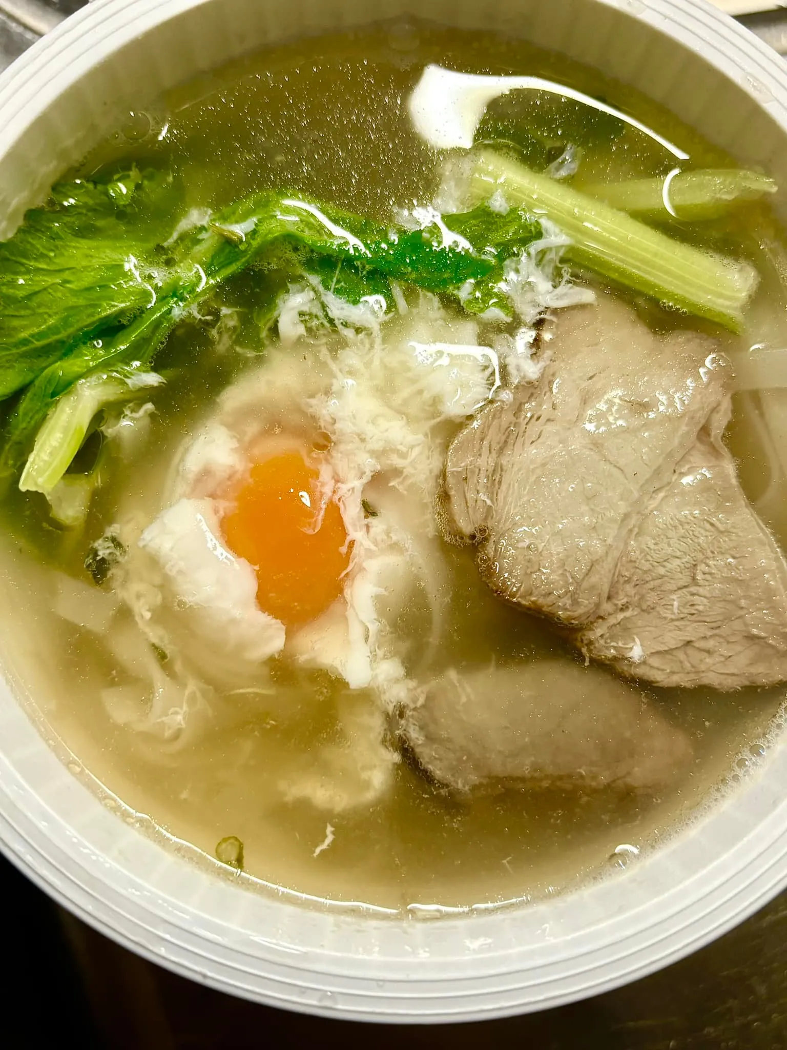 今日の賄い飯餃子🥟🥢＆即席麺フォー🍜